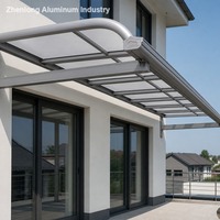 Toldo Manual de Aluminio para Jardín o Patio, Diseño Cantilever sin Postes en el Suelo, Techo Arqueado, Estilo Moderno, PVC para la Entrada Principal