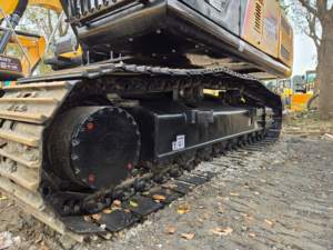 รถขุดไฮดรอลิกแบบตีนตะขาบยี่ห้อจีน รุ่น SY215C ขนาด 21 ตัน มือสองสำหรับขาย - Product Image 3