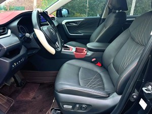 SUV Compacto Casi Nuevo: <span class=keywords><strong>Toyota</strong></span> <span class=keywords><strong>RAV4</strong></span> 2.0 FWD <span class=keywords><strong>Plus</strong></span> 2024, Características Modernas, Alta Seguridad, Valor de Mercado Atractivo - Product Image 4