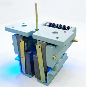 Equipo de seguridad para elevadores progresivos, equipo de prevención de caídas con freno de resorte helicoidal y sistema de liberación - Product Image 2