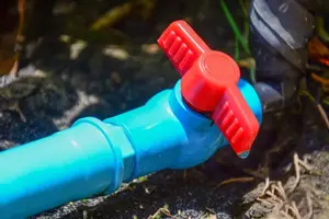PVC-VENTILE Lieferant für die Wasser bewässerung Achteckiges Kunststoff ventil NPT Kunststoff-Kugel hahn UPVC FÜR WASSER