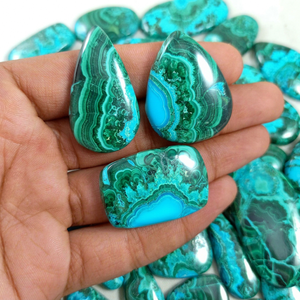 Lot de cabochons en chrysocolle et malachite naturelle Radha Arts, faits à la main, vente en gros de pierres précieuses pour la fabrication de bijoux - Product Image 1