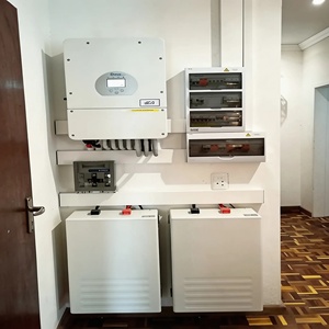 Batería Solar Apilable LiFePO4 para el Hogar, 10.24KWH 51.2V 200Ah, Alto Nivel de Protección, IP65 - Product Image 2