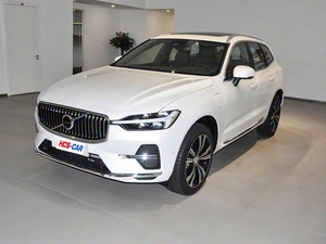 <span class=keywords><strong>XC60</strong></span> 2025 Híbrido Enchufable de Largo Alcance con Tracción en las Cuatro Ruedas, Edición Inteligente Negro Medianoche, SUV de 5 Puertas y 5 Asientos - Product Image 1