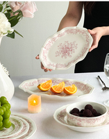 Service de vaisselle en grès à motifs floraux roses, vaisselle classique avec un kit d'ustensiles pour les fêtes de fin d'année