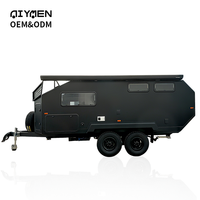 Caravane de luxe tout-terrain remorquable, en panneaux composites sandwich, pour 4 personnes, idéale pour le camping et les voyages.