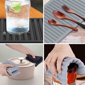 30 X 23 cm Collapsible Silicone Drain Pad for Kitchen Counter <b>Trivet</b> Mat Drying Mat for Kitchen Draining Board Mat - Product Image 6