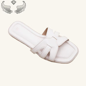 Sandales pour femmes confortables et tendance, nouvelle conception estivale, pour un usage décontracté à la plage, avec des semelles souples. Sandales plates pour femmes. - Product Image 3