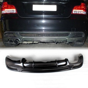 Protector de Parachoques Trasero de Fibra de Carbono con Aletas de Tiburón, Spoiler, Winglet y Splitter para BMW Serie 1 E82 - Product Image 4