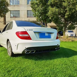 Kit carrosserie de haute qualité pour <span class=keywords><strong>Mercedes</strong></span> Benz Classe C W204 <span class=keywords><strong>2011</strong></span>-2014 C260 C200 C300, mise à niveau W205 <span class=keywords><strong>C63</strong></span> <span class=keywords><strong>AMG</strong></span>, pare-chocs, calandre, ajustement OEM - Product Image 4