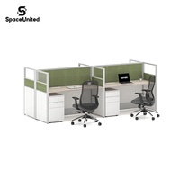 Postes de travail modulaires de style industriel SpaceUnited pour 4 personnes avec cloisons de séparation