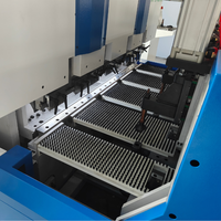 Machine de pliage de panneaux CNC hydraulique entièrement automatique avec engrenages et roulements pour le traitement de tôles d'aluminium