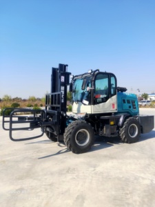 Famoso HUAYA 3 Ton 3,5 Ton 4 Ton 5 Ton 7 Ton carretilla elevadora articulada todoterreno 4x4 con pequeños accesorios gratis y tres filtros - Product Image 6