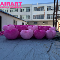 Accessoires de décoration pour événements : Ensemble de cœurs gonflables en peluche rose pour recouvrir la murale