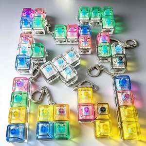 Teclado mecánico iluminado de 4 teclas, cuadrado, de PVC, con botón de descompresión, juguete antiestrés, con luces intermitentes, para aliviar el estrés, bonito - Product Image 2