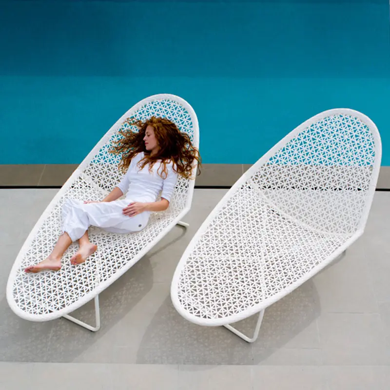 도매 해변 태양 안락 의자 PE 등나무 현대 파티오 수영장 의자 라운지 수영 의자 태양 안락 의자