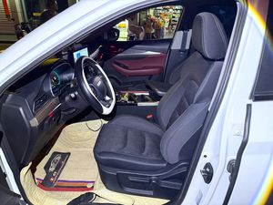 JieTuo X70 Super Edition 2023 - SUV à transmission automatique, toit ouvrant panoramique, <span class=keywords><strong>sept</strong></span> places, véhicule d'occasion populaire - Product Image 2