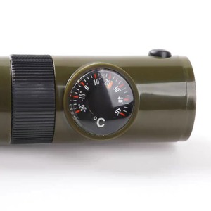 Sifflet de survie multifonctionnel 7 en 1, avec lumière LED, boussole, thermomètre, alliage d'aluminium, vert militaire, équipement de randonnée compact - Product Image 2