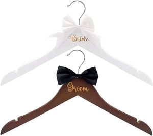 Regalo para Despedida de Soltera, Percha de Madera para Vestido de Novia y Novio - Product Image 1