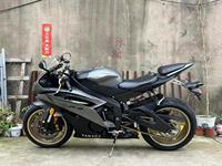 Moto sportive Yamaha R6 importée, 600 cm³, 4 cylindres, EFI, performance de course intense, vitesse maximale >200 km/h, Japon