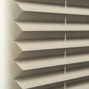 Persiana plisada gris para casa - Product Image 5