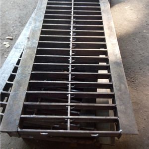 <span class=keywords><strong>Grille</strong></span> de protection de gouttière en acier inoxydable robuste sur mesure, design traditionnel, anti-corrosion, durable pour allées extérieures et trottoirs - Product Image 5