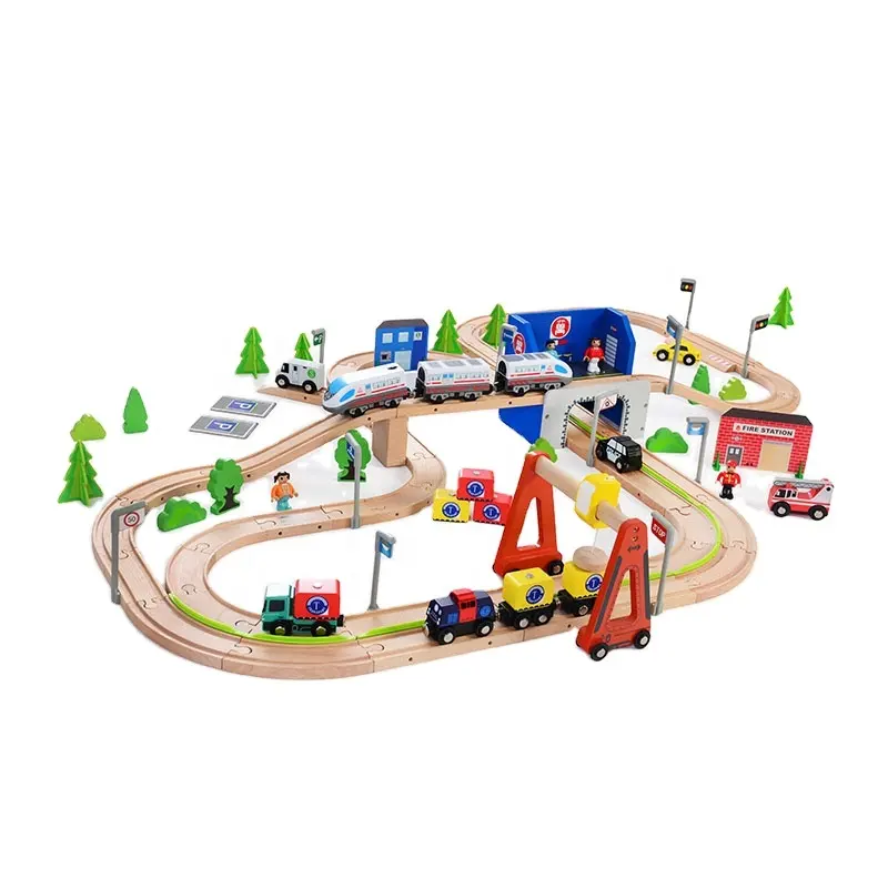 Satılık çocuk ahşap demiryolu tren parça oyuncak seti ile bir elektrikli oyuncak araba toptan