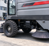 Balayeuse autoportée haute performance de 2100 mm de large, électrique, avec caméra arrière pour le nettoyage de grandes surfaces