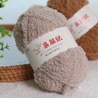 Vente directe d'usine de fil de velours corail doux et moelleux 100% polyester, fil écologique antibactérien pour la confection d'écharpes et de chapeaux