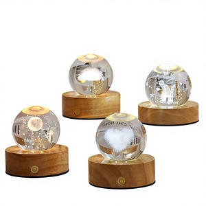 Veilleuse Moderne en Cristal K9 en forme de Gâteau d'Anniversaire avec Base en Bois, Gravure Laser 3D, LED Blanc Chaud, Alimentation USB, Intensité Réglable pour Chambre à Coucher - Product Image 4