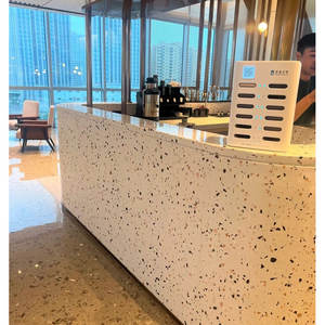 Table de réception pour projet hôtelier commercial, nouveau design, plateau en terrazzo blanc en forme de U - Product Image 1