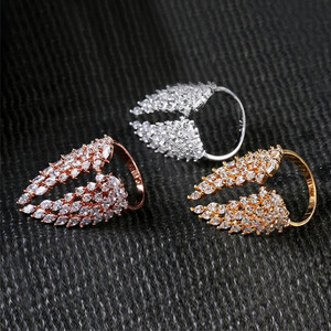 Anello Regolabile con Design ad Ali, Stile Creativo per Donne - Product Image 3