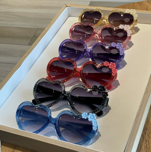 Gafas de Sol en Forma de Corazón para Niños, Resistentes a los Rayos UV, con Decoración de Flores Pequeñas, Nuevas Gafas de Sol Infantiles - Product Image 2