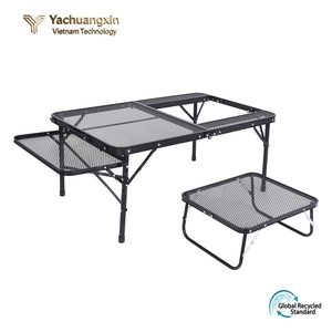 Mesa de malla para acampar al aire libre con bandeja de almacenamiento lateral y diseño plegable para uso en barbacoas - Product Image 3