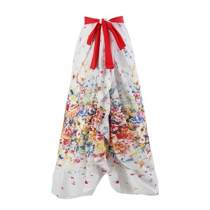 Set di costumi da bagno in 2 pezzi: costume intero con scollo a V e volant + pantaloni larghi coordinati con stampa floreale, completo outfit da spiaggia - Product Image 3