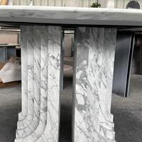 Table à manger ovale en marbre Arabescato naturel, base en pierre sculptée à la main, table de salle à manger de luxe pour villa