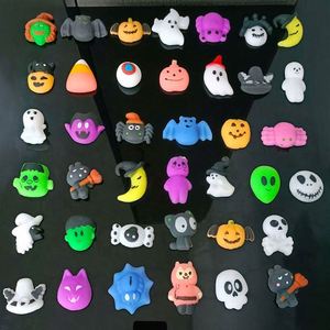 Jouets Mochi Squishy Thème Halloween Mignons Kawaii Mini Doux Anti-stress à Presser Fantôme Chauve-souris Jouet de Décompression Cadeau de Fête pour Garçon et Fille - Product Image 2