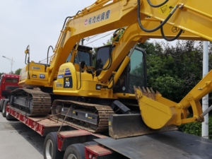 Excavatrice sur chenilles Komatsu PC220-8 Jaune Hydraulique, Équipement de Construction Lourd de Type Chenillé - Product Image 6