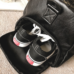 Nueva Bolsa de Viaje Redonda, Ligera e Impermeable, de Piel Sintética con Cierre, de 20-35L de Gran Capacidad, para Deportes, Gimnasio, Negocios y Uso Casual - Product Image 3