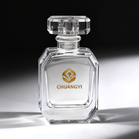 Vente en gros de flacons de parfum en verre carrés de luxe personnalisés, uniques et conçus sur mesure, avec vaporisateur à pompe, 30 ml, 50 ml, 100 ml, avec boîtes