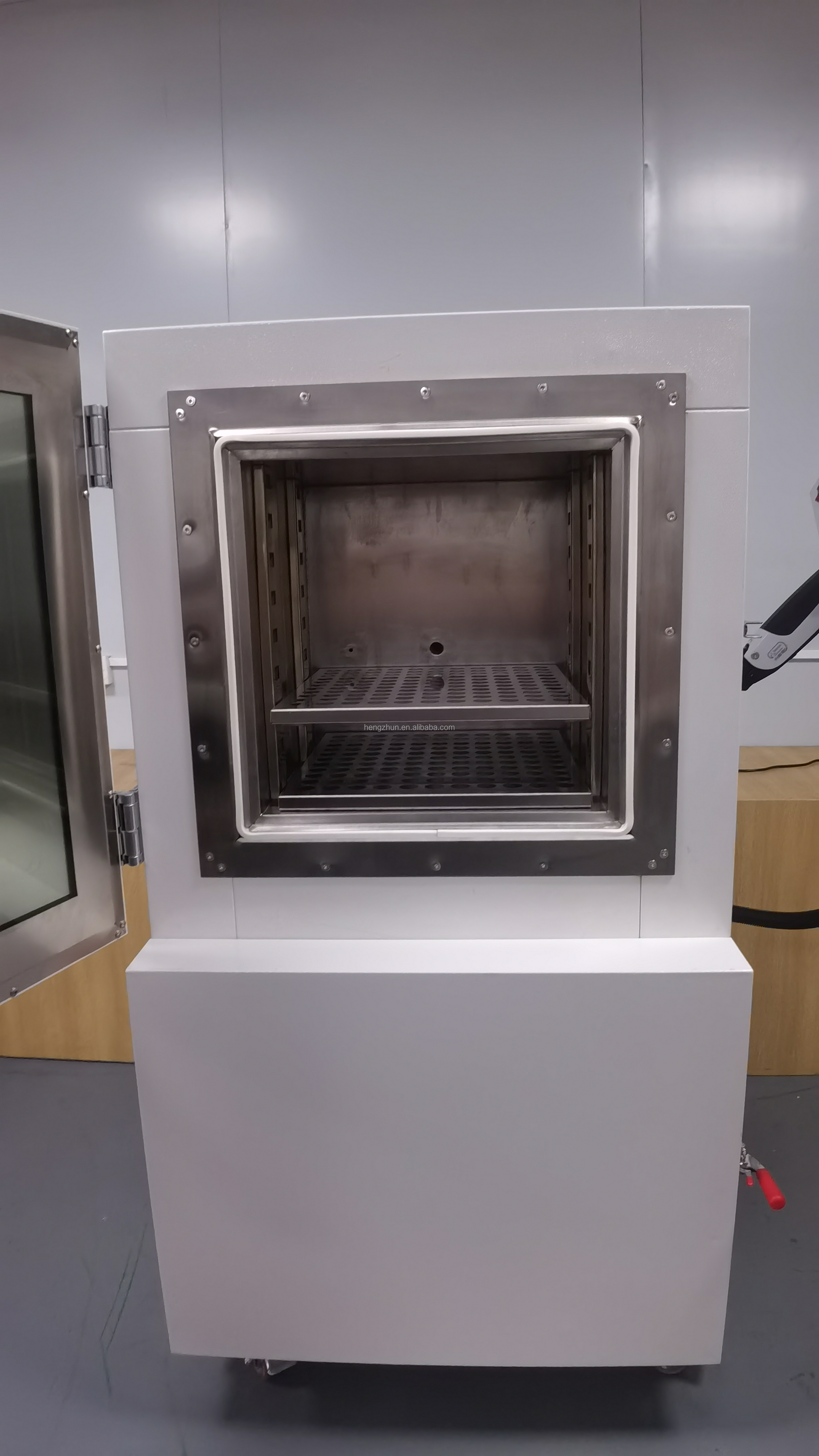 Vertical LCD Display Vacuum Drying Chamber 91L With Temperature 10-250C