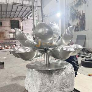 Escultura Art Deco Personalizada de Acero Inoxidable Impermeable - Soporte de Piso Duradero y Multifuncional para Decoración de Exteriores del Hogar - Product Image 3