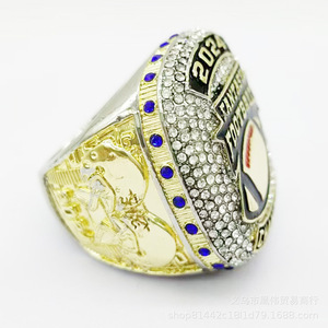 Bague de champion de Fantasy Football 2024, forme de bouclier, sertissage clos, bijou cadeau - Product Image 3