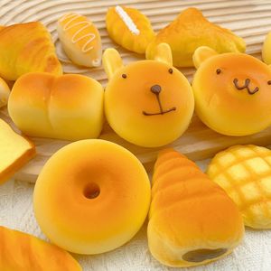 Jouets Squishy Alimentaires Personnalisés en Mousse PU à <span class=keywords><strong>Rebond</strong></span> Lent – Pain, Sandwich, Donut, Hamburger, Croissant – Jouet Promotionnel - Product Image 5