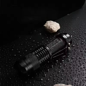 Mini lampe torche portable de sport de plein air, zoom télescopique, éclairage multifonctionnel, alliage d'aluminium noir, durable - Product Image 5