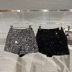 Nouvelle jupe courte à trois quarts pour femmes, style tendance, entièrement recouverte de strass brillants, fermeture éclair résistante, pour boîte de nuit - Product Image 1