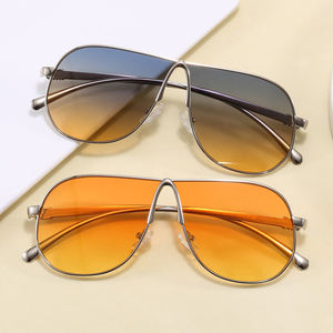 Lunettes de soleil Superhot Eyewear 48761 Fashion 2026, monture en métal d'inspiration vintage, verres dégradés, style aviateur à dessus plat - Product Image 3