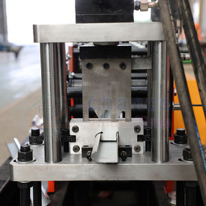 Nouvelle machine à former des portes de garage automatique, fabricant de panneaux de portes à volets en acier et en fer avec récupération automatique des déchets - Product Image 5