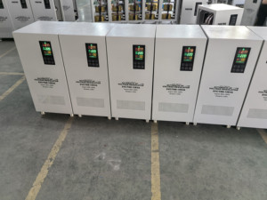 Reguladores de Voltaje Automáticos Monofásicos (AVR) de 3 Hilos para Paquetes <span class=keywords><strong>SVC</strong></span>/TND de 10kVA, 15kVA, 20kVA, 30kVA, 40kVA, 50kVA, 80-280V CA - Product Image 3