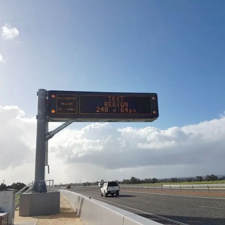 Otoyol P10 mono amber trafik değişken mesaj işareti açık yol kenarında trafik led paneli